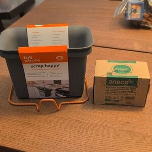 Full Circle Scrap Happy Compost Bin And Bags